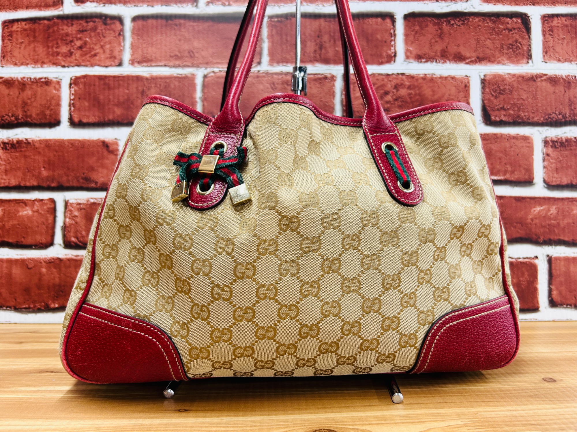 新品タグ付✨グッチ　蜂アニマリエ　シェリーライン　ジャガード　ボルドー　大剣7㎝ 新品タグ付✨グッチ 蜂アニマリエ シェリーライン ジャガード ボルドー