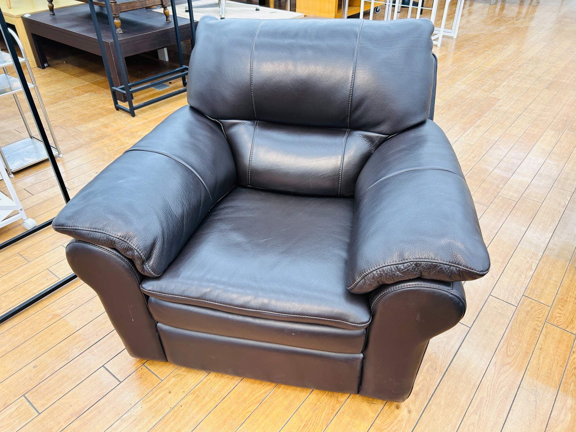 家具販売強化中】Leatherworld（レザーワールド）の“ 1人掛けソファー