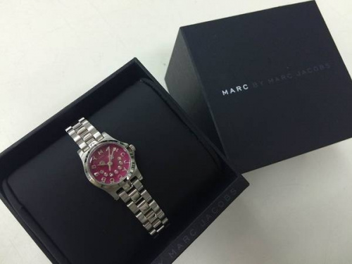 レディースファッションの腕時計