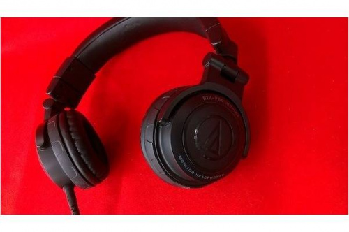 デジタル家電のヘッドホン