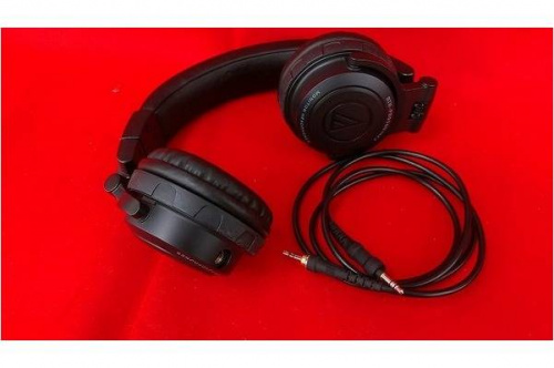 ヘッドホンのDJ