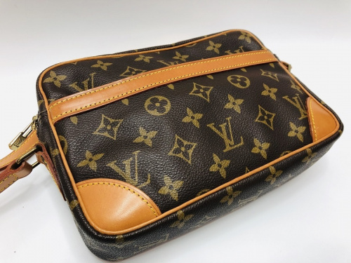 ショルダーバッグのLOUIS VUITTON