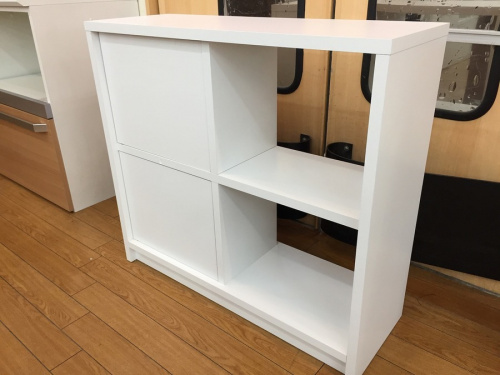 家具のディスプレイラック