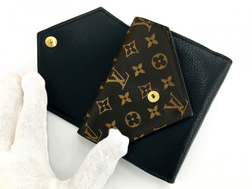 3つ折り財布のLOUIS VUITTON