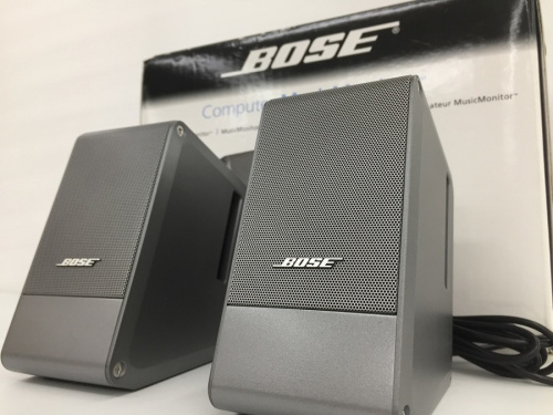 オーディオ機器のスピーカー