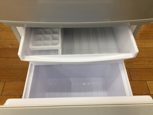 2ドア冷蔵庫のSHARP