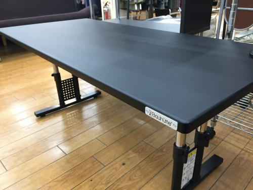 デスクのゲーミング家具