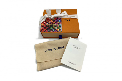 ディスカバリー・コンパクトウォレットのLOUIS VUITTON