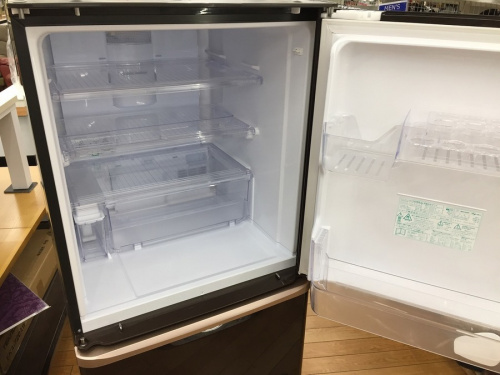 冷蔵庫の3ドア冷蔵庫