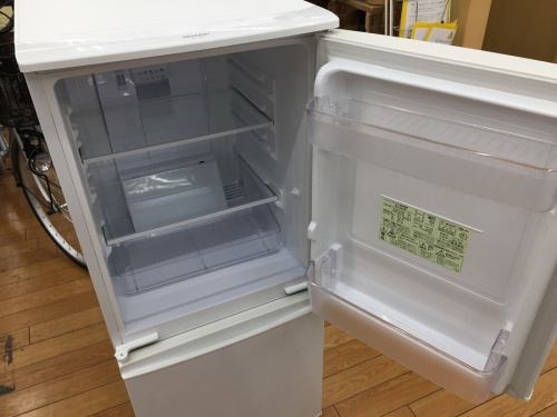 冷蔵庫の2ドア冷蔵庫