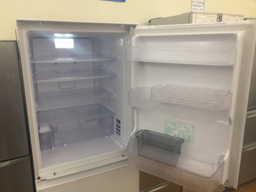 冷蔵庫の3ドア冷蔵庫
