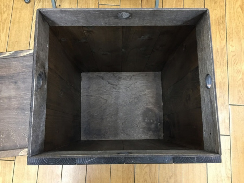 家具のダストボックス