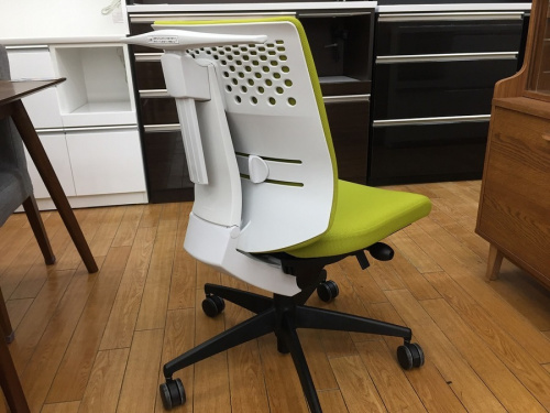 椅子のオフィスチェア