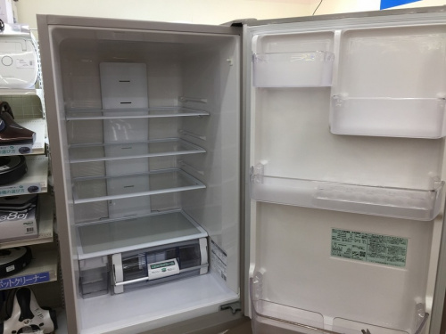 冷蔵庫の3ドア冷蔵庫