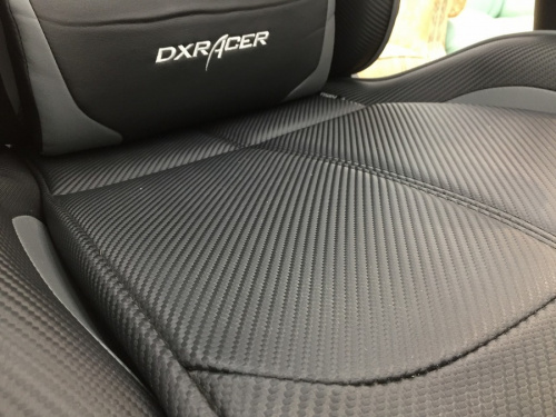 ゲーミングチェアのDXRACER