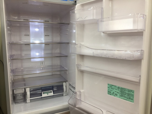 冷蔵庫の3ドア冷蔵庫