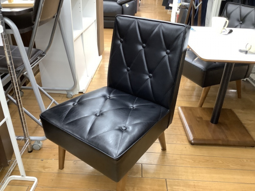 カリモクのカリモク60