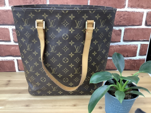 ブランド・ラグジュアリーのLOUIS VUITTON