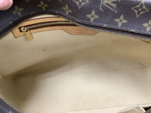 ルイヴィトンのLOUIS VUITTON