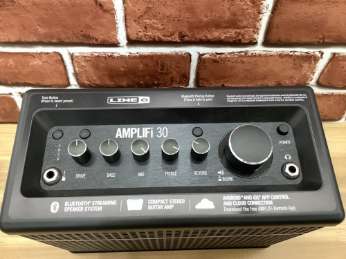 LINE 6のAMPLIFI 30