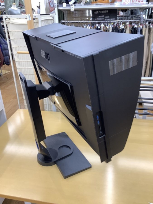 BenQのSW2700PT