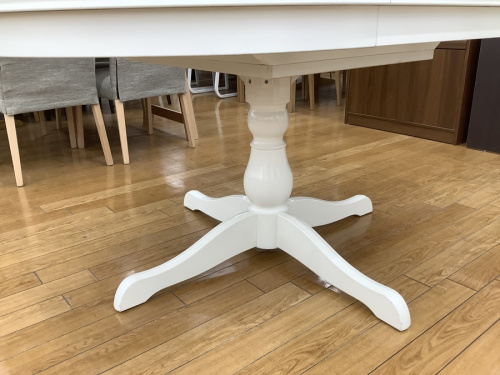 ホワイトのIKEA