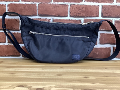 ショルダーバッグのPORTER