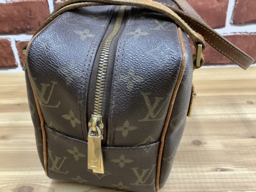 LOUIS VUITTONのモノグラム