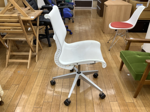 メッシュワークチェアーのHerman Miller