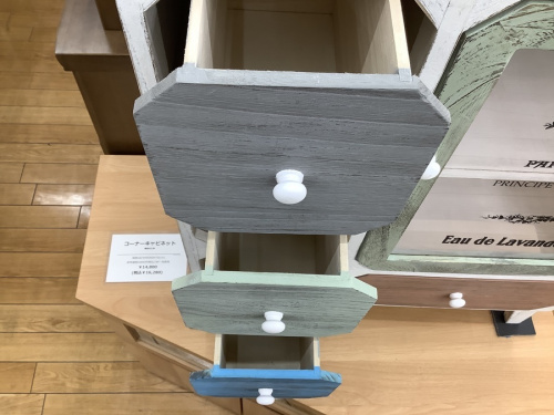 3段の鶴ヶ島　家具