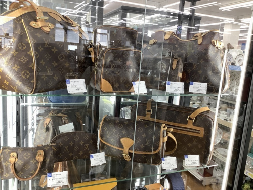 Baccaratのフィギュア