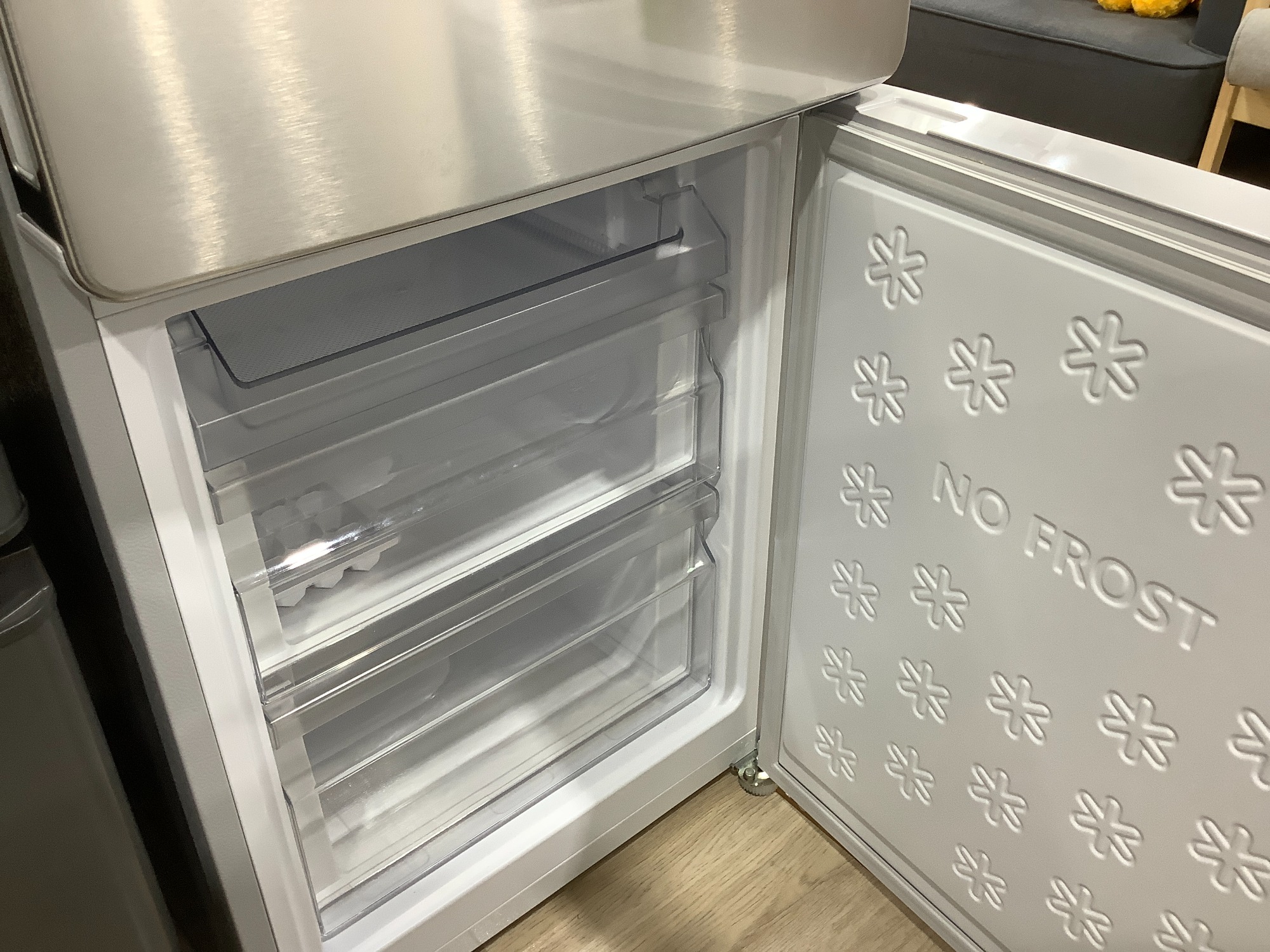 ELSONIC 2ドア冷蔵庫 EH-R1482F 2022年製 ご紹介いたします！｜2023年