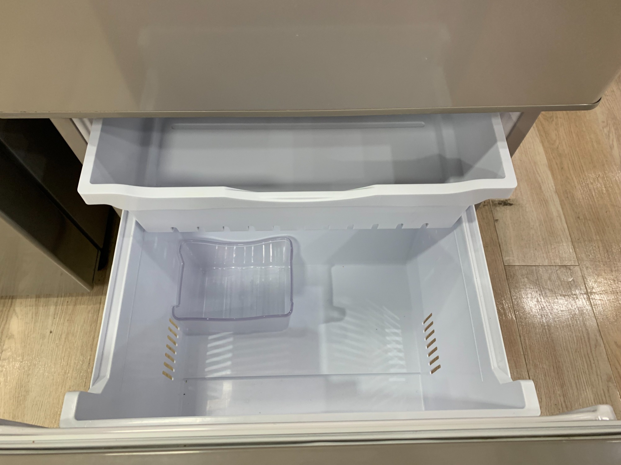 HITACHI 3ドア冷蔵庫 R-27GV 入荷いたしました！｜2023年12月18日