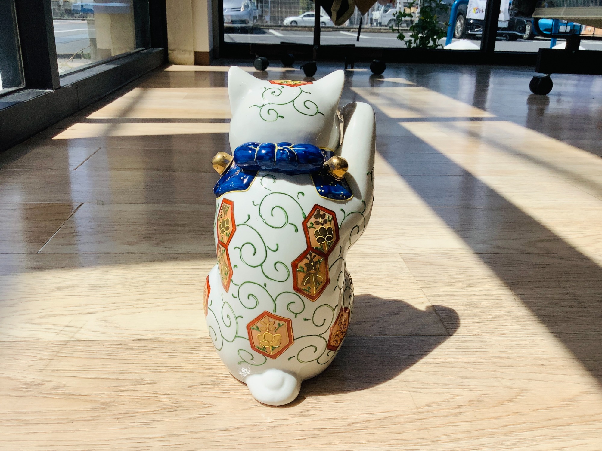 伊万里焼】招き猫が違うサイズで買取入荷いたしました！｜2024年04月15