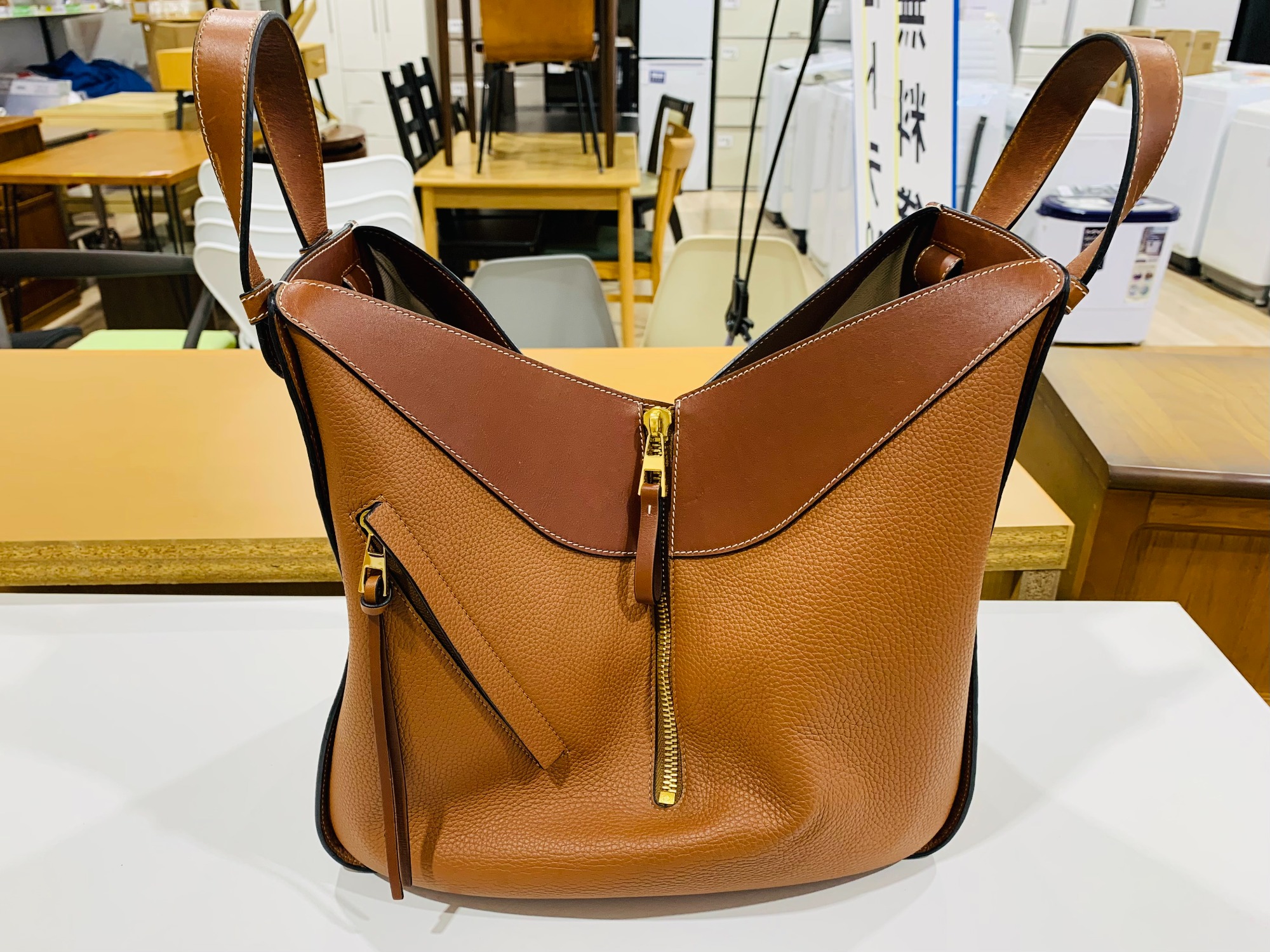 ロエベ　わっぱ LOEWE/ロエベ】ハンモックバッグが買取入荷致しました！｜2024年