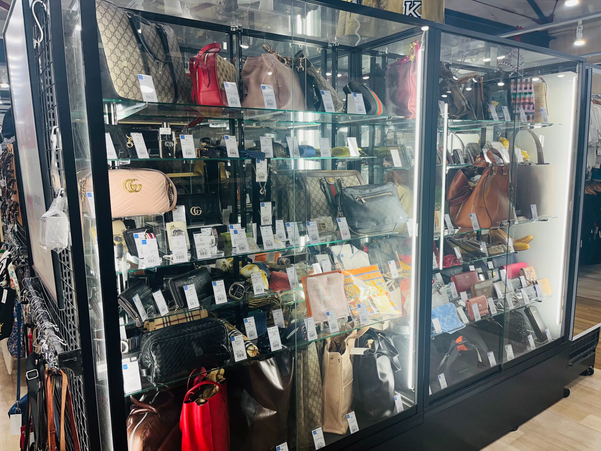 【関税込み】☆GUCCI☆インターロッキングG ラージ トートバッグ 夏のお出かけに！！【GUCCI/グッチ】トートバッグ インター