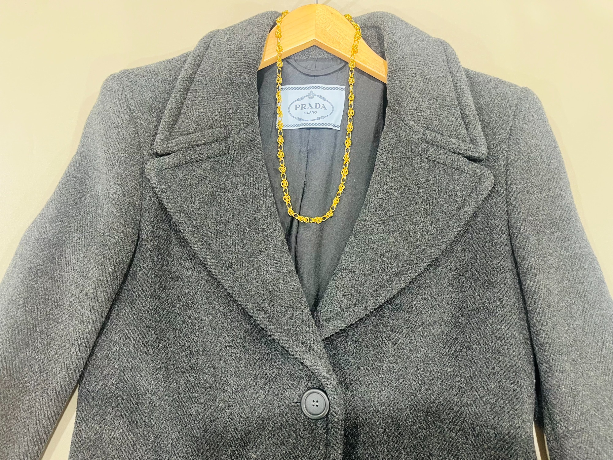 期間限定！ 【PRADA FROM THE SHOW】シングルブレストコート 冬でもお洒落に！【PRADA】 コート が買取入荷しました