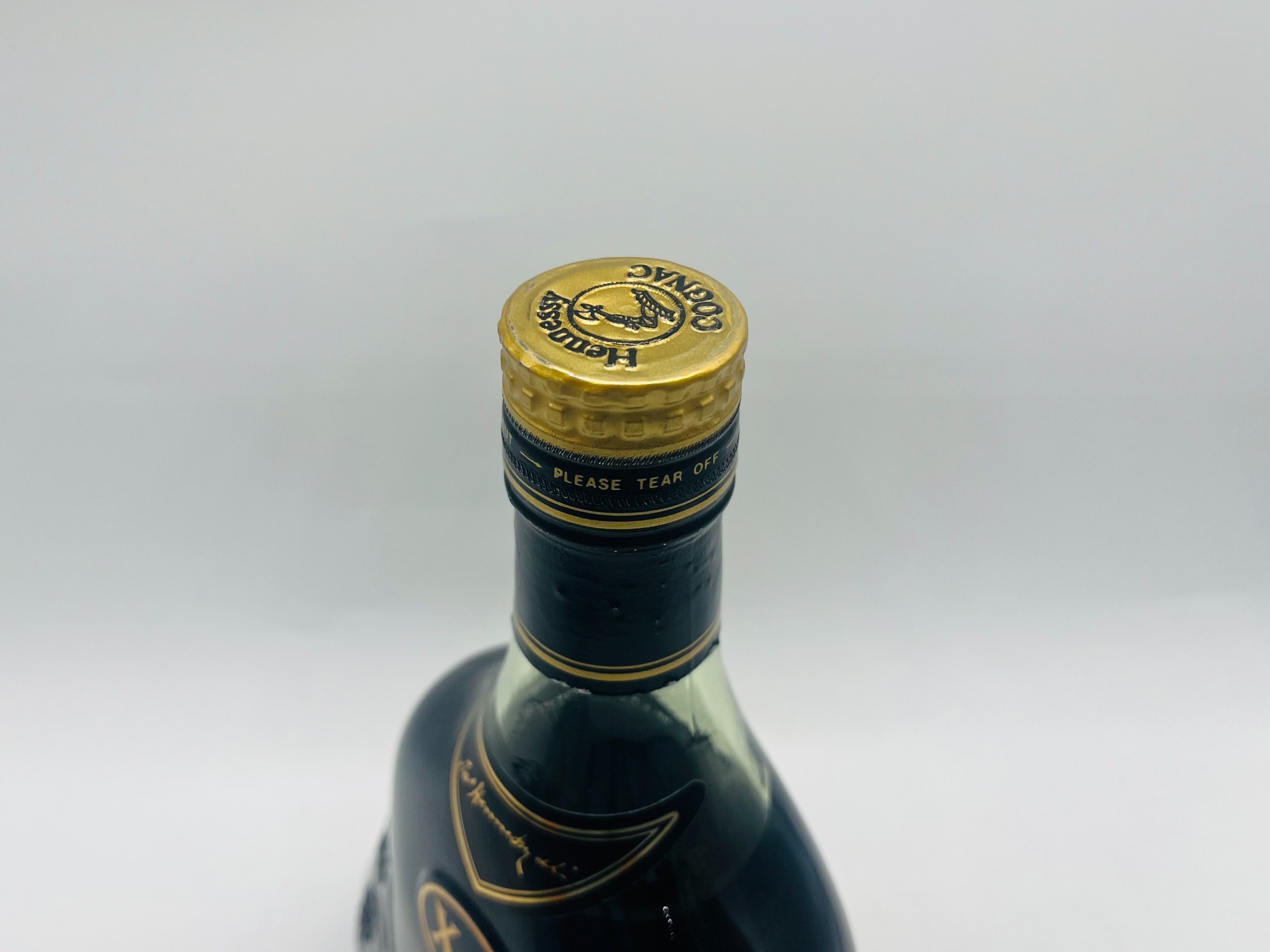 の*た様 【古酒、未開封品】ヘネシーリザーブコニャック　ブランデー　金キャップ の*た様 【古酒、未開封品】ヘネシーリザーブコニャック