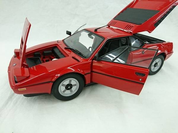 BMW M1　ディーラー　ノベリティ 非売品 NOREV（ノレブ）1/18スケール BMW M1 ミニカー買取入荷