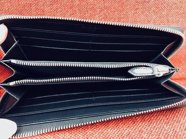 可愛い！？GIVENCHY「おサルさんZIPPERD WALLET」のご紹介です