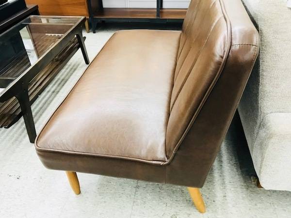 unico(ウニコ）「WYTHE(ワイス)ベンチ バックレスト」入荷