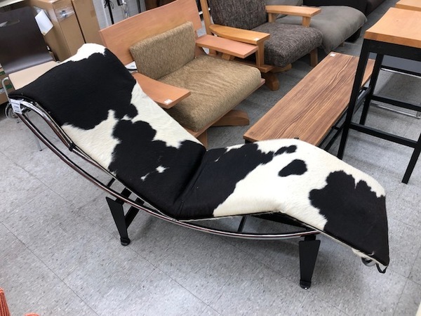 カッシーナ(cassina)リプロダクト LC4 シェーズロング入荷いたし