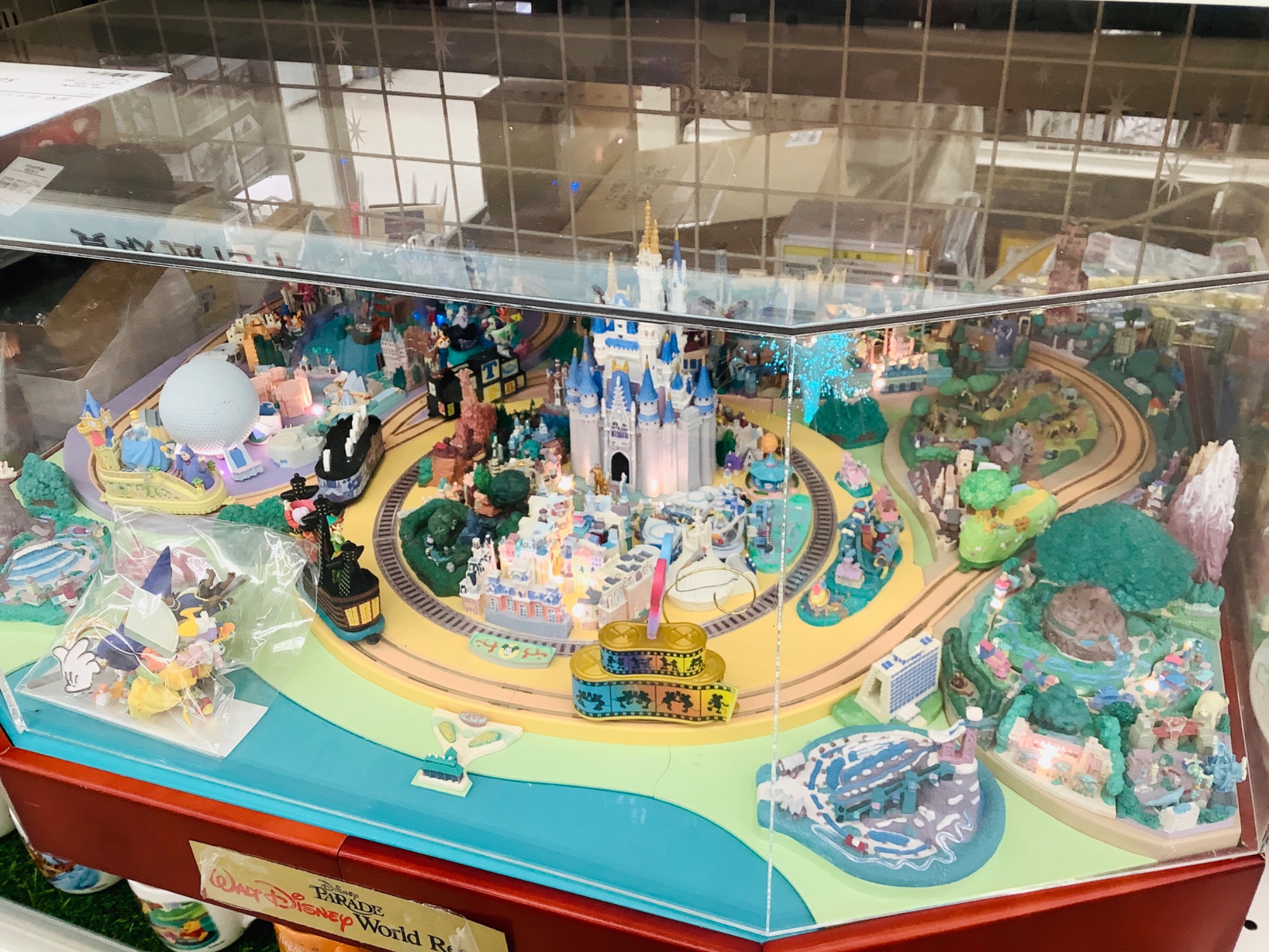 ディズニーリゾート30周年のダイキャストクルーザーが入荷いたし