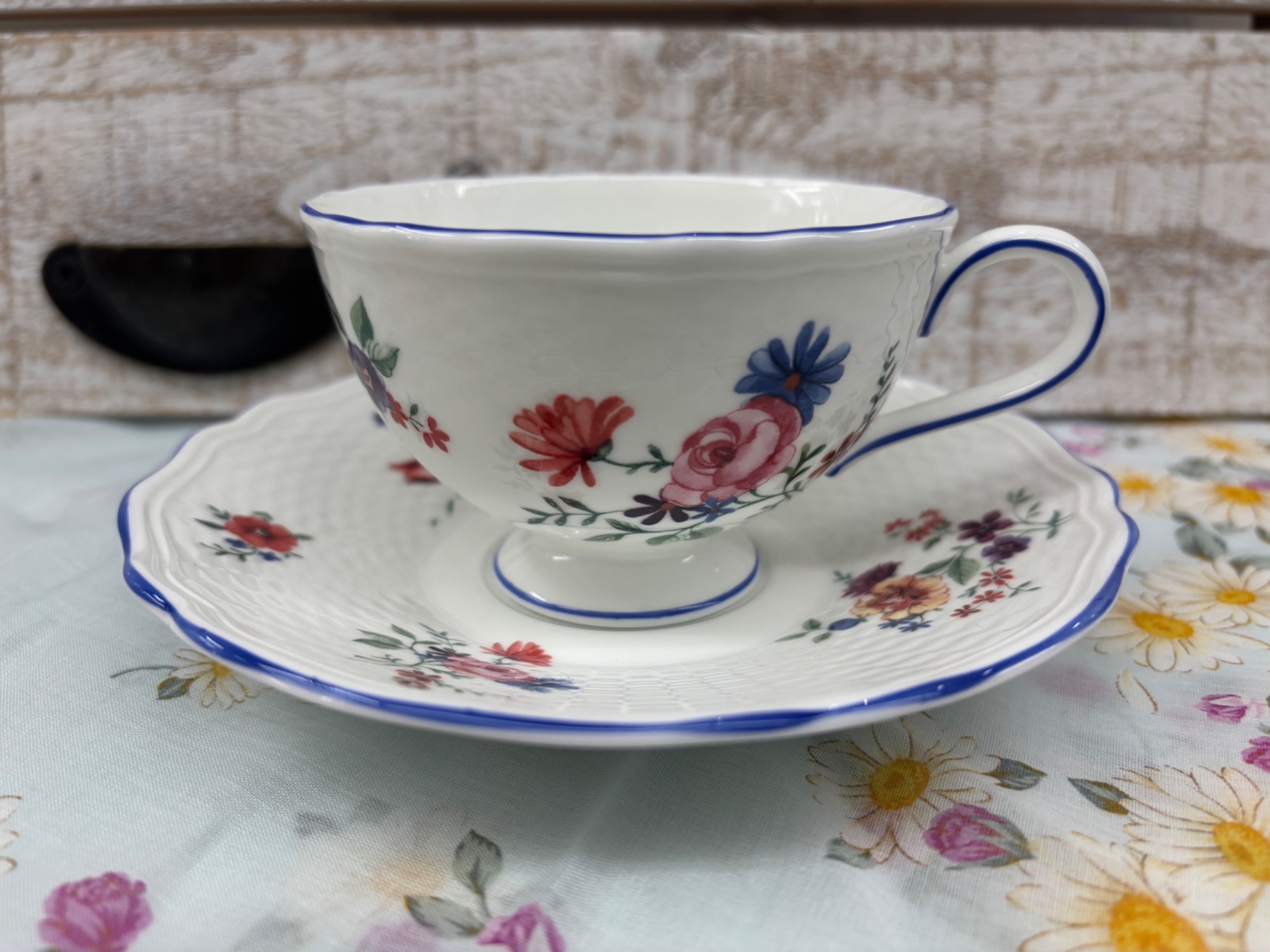 Wedgwood/ウェッジウッド】TAFFETA FLOWERS/タフェッタフラワー カップ