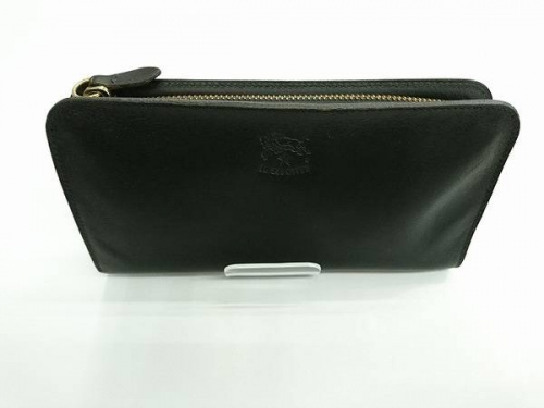 レザーアイテムの財布