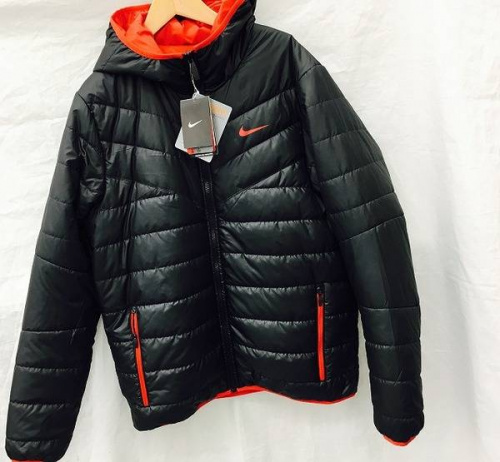 衣類の春日部店新入荷