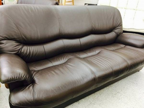 特選家具のカリモク