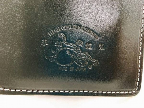 財布の衣類