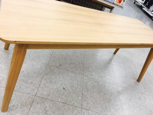 テーブルのコーヒーテーブル