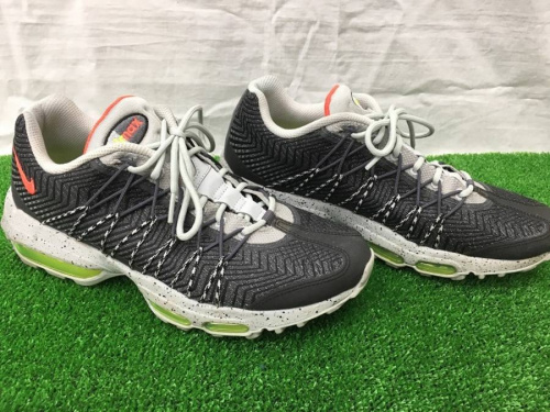 スニーカーのナイキ(NIKE)